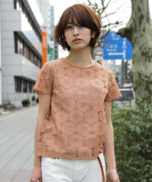 BEAUTY&YOUTH UNITED ARROWS(ビューティーアンドユースユナイテッドアローズ)の「BYSF カットレースブラウス ◆(シャツ/ブラウス・レディース・ホワイト/シャーベット/ライトブルー・フリー)」の1枚目の写真