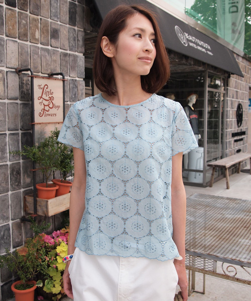 BEAUTY&YOUTH UNITED ARROWS(ビューティーアンドユースユナイテッドアローズ)の「BYSF カットレースブラウス ◆(シャツ/ブラウス・レディース・ホワイト/シャーベット/ライトブルー・フリー)」の3枚目の写真