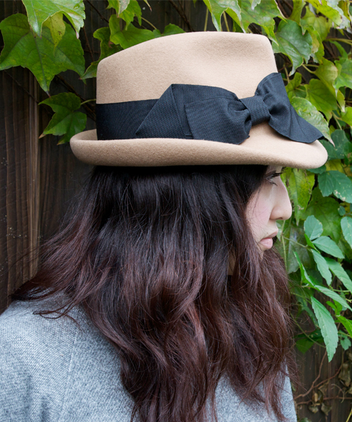 polcadot（ポルカドット）の「ふくれつばリボンフェルト中折れ/小さめサイズ（ハット・レディース・ベージュ/ネイビー/ブラック×ブラック/ブラック×レッド/ワイン・フリー）」の4枚目の写真