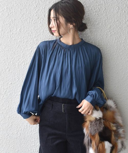 SHIPS(シップス)の「PrimaryNavyLabel:サテンブラウス(シャツ/ブラウス・レディース・ブラック/ロイヤルブルー・ONE SIZE)」の2枚目の写真