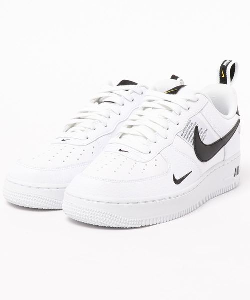 NIKE(ナイキ)の「NIKE / ナイキ エアフォース 1 07 LV8 ユティリティー(スニーカー・メンズ・ホワイト/ブラック・26cm/28cm/27cm)」の2枚目の写真