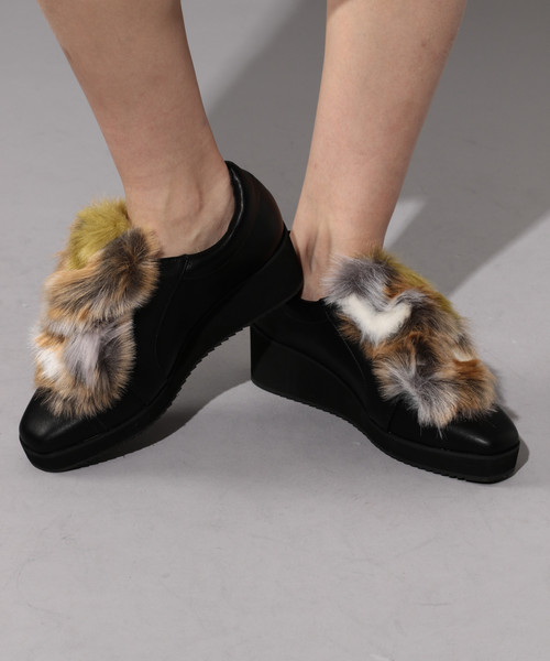 PAGEBOY（ページボーイ）の「ファー厚底スニーカー（スニーカー・レディース・チャコールグレー/ブラック・MEDIUM/LARGE）」の2枚目の写真