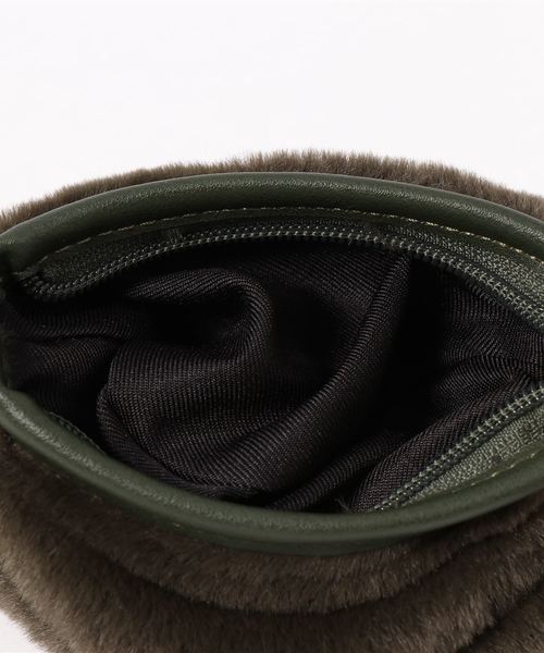 JOINT WORKS（ジョイントワークス）の「ECOファーショッパー（ショルダーバッグ・レディース・ブラック/カーキ/レッド・FREE）」の7枚目の写真
