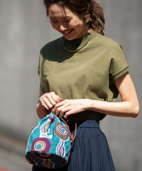 coen（コーエン）の「【WEB限定カラーに新色ブラウン登場】USAコットンハイネックTシャツ（Tシャツ/カットソー・レディース・ネイビー/パープル/ホワイト/ブラック/カーキ/ナチュラル/テラコッタ/ライム/ライラック/ベージュ/マスタード/ピンク/ダークブラウン・FREE）」の7枚目の写真