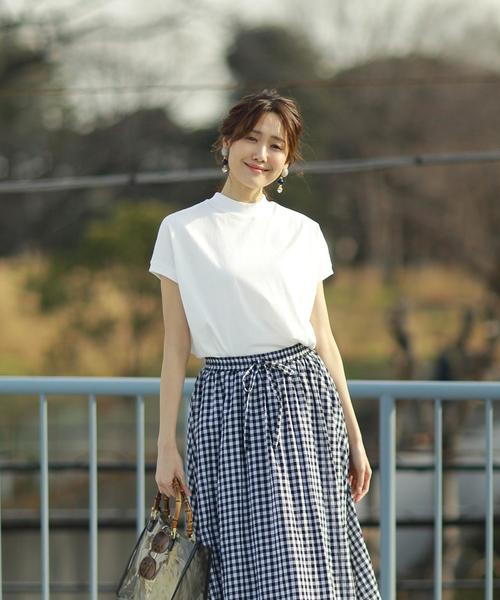 coen（コーエン）の「【WEB限定カラーに新色ブラウン登場】USAコットンハイネックTシャツ（Tシャツ/カットソー・レディース・ネイビー/パープル/ホワイト/ブラック/カーキ/ナチュラル/テラコッタ/ライム/ライラック/ベージュ/マスタード/ピンク/ダークブラウン・FREE）」の15枚目の写真