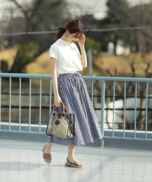 coen（コーエン）の「【WEB限定カラーに新色ブラウン登場】USAコットンハイネックTシャツ（Tシャツ/カットソー・レディース・ネイビー/パープル/ホワイト/ブラック/カーキ/ナチュラル/テラコッタ/ライム/ライラック/ベージュ/マスタード/ピンク/ダークブラウン・FREE）」の16枚目の写真