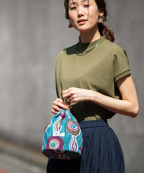 coen（コーエン）の「【WEB限定カラーに新色ブラウン登場】USAコットンハイネックTシャツ（Tシャツ/カットソー・レディース・ネイビー/パープル/ホワイト/ブラック/カーキ/ナチュラル/テラコッタ/ライム/ライラック/ベージュ/マスタード/ピンク/ダークブラウン・FREE）」の20枚目の写真