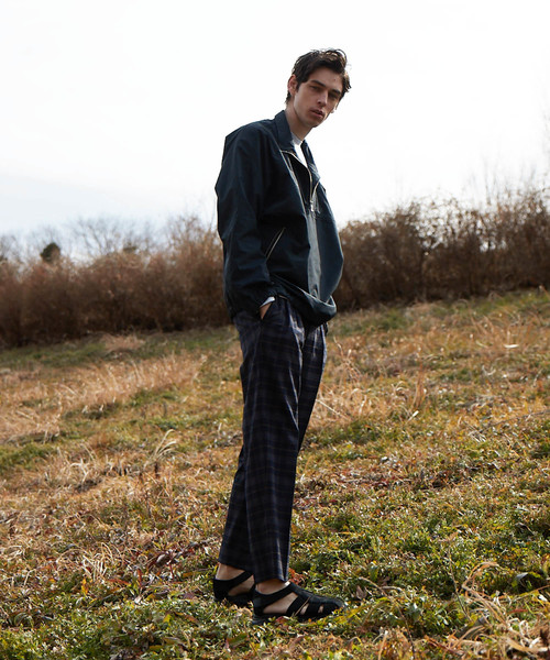 MAISON SPECIAL（メゾンスペシャル）の「オリジナルチェック2タックワイドテーパードパンツ 【MAISON SPECIAL/メゾンスペシャル】（チノパンツ・メンズ・ベージュ/ダークネイビー・44/46/48）」の5枚目の写真