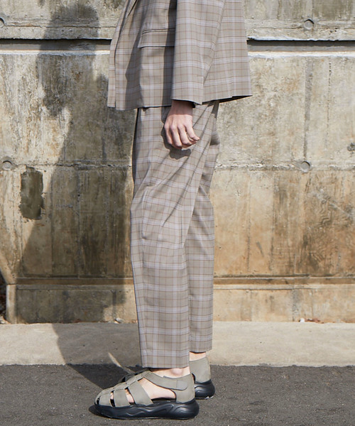 MAISON SPECIAL（メゾンスペシャル）の「オリジナルチェック2タックワイドテーパードパンツ 【MAISON SPECIAL/メゾンスペシャル】（チノパンツ・メンズ・ベージュ/ダークネイビー・44/46/48）」の8枚目の写真