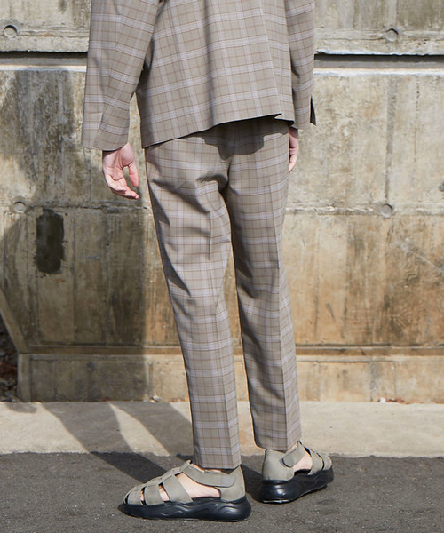 MAISON SPECIAL（メゾンスペシャル）の「オリジナルチェック2タックワイドテーパードパンツ 【MAISON SPECIAL/メゾンスペシャル】（チノパンツ・メンズ・ベージュ/ダークネイビー・44/46/48）」の9枚目の写真