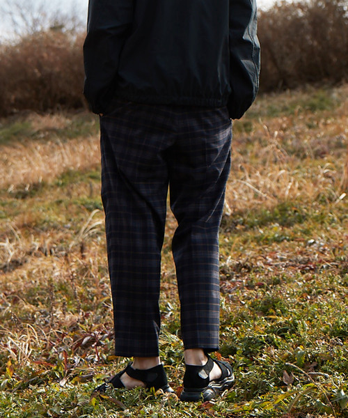 MAISON SPECIAL（メゾンスペシャル）の「オリジナルチェック2タックワイドテーパードパンツ 【MAISON SPECIAL/メゾンスペシャル】（チノパンツ・メンズ・ベージュ/ダークネイビー・44/46/48）」の12枚目の写真