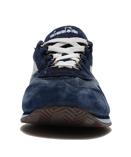 BEAMS F(ビームスエフ)の「diadora / “EQUIPE”ストーンウォッシュ (スニーカー・メンズ・グレー/ブルー/ネイビー/ベージュ/その他2・6/8.5/7/9/8/5.5/6.5/7.5)」の7枚目の写真
