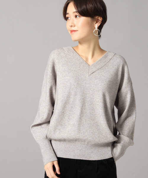 LOWRYS FARM(ローリーズファーム)の「ウスモチモチVネックプルオーバー 841667(ニット/セーター・レディース・ブラック/ベージュ/グレー/レッド/アイボリー・FREE)」の4枚目の写真
