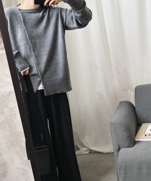 chuclla(チュクラ)の「【chuclla】【2019AW】斜めカット カーディガン アシンメトリー ニット chw842(カーディガン/ボレロ・レディース・ブラック/グレー/アイボリー・FREE)」の8枚目の写真