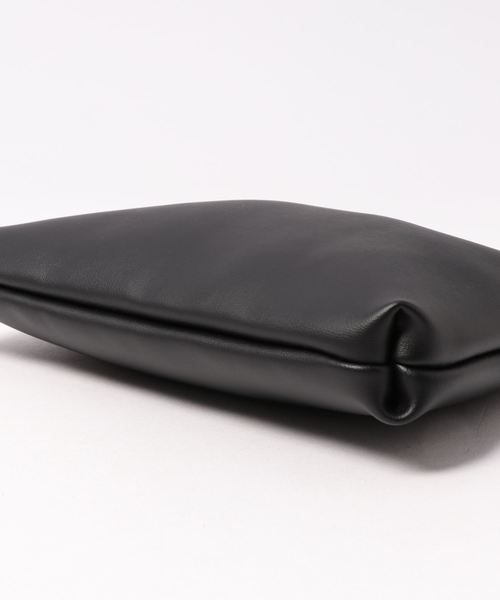 florist（フローリスト）の「ころんと丸いプリーツショルダーバッグ（ショルダーバッグ・レディース・ブラック/ベージュ/ブラウン/オフホワイト/キャメル・FREE）」の10枚目の写真