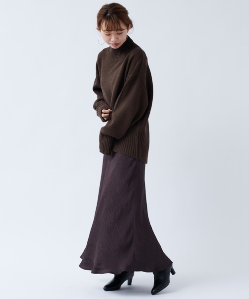 DouDou(ドゥドゥ)の「【WEB限定】バックスリットタートル(ニット/セーター・レディース・ブラウン/イエロー/オフホワイト/ベージュ/グリーン・FREE)」の6枚目の写真