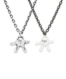 Disney（ディズニー）の「ディズニー ミッキー ハンド チェーン ペア ネックレス フルカラー & シルバー ブランド オリジナル アクセサリー ペア 対応（ネックレス）」