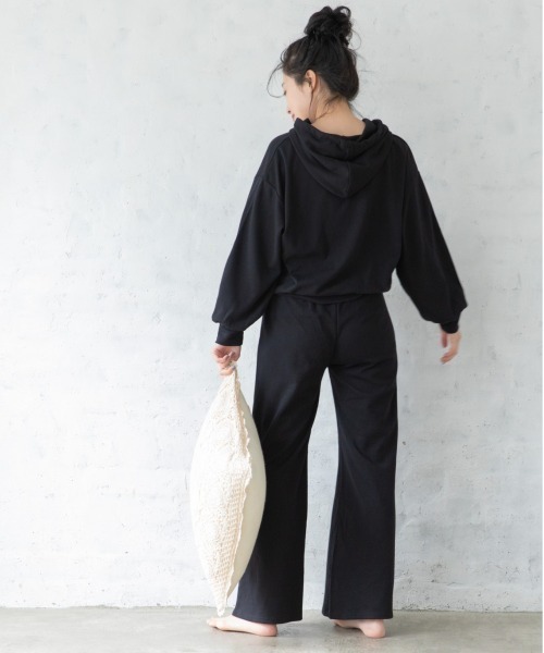 Mysa&Liina（ミーサリーナ）の「ポンチパーカーロングパンツセットアップ（ルームウェア/パジャマ・レディース・チャコールグレー/ブラック/ベージュ/サックスブルー/ライトグリーン・M/L）」の7枚目の写真