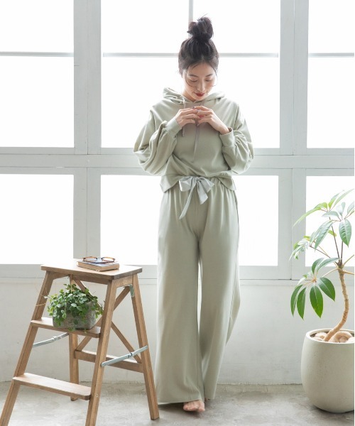 Mysa&Liina（ミーサリーナ）の「ポンチパーカーロングパンツセットアップ（ルームウェア/パジャマ・レディース・チャコールグレー/ブラック/ベージュ/サックスブルー/ライトグリーン・M/L）」の15枚目の写真