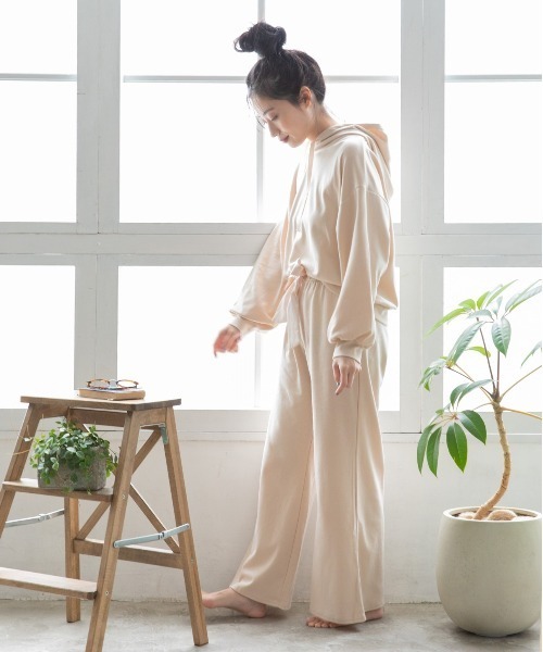 Mysa&Liina（ミーサリーナ）の「ポンチパーカーロングパンツセットアップ（ルームウェア/パジャマ・レディース・チャコールグレー/ブラック/ベージュ/サックスブルー/ライトグリーン・M/L）」の20枚目の写真