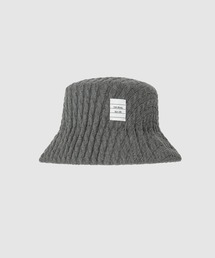 SEAMLESS BUCKET HAT W/ BABY CABLE COVERING