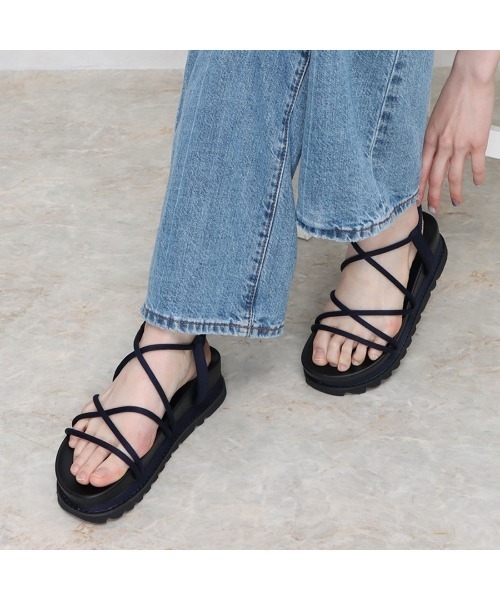 Realta(レアルタ)の「Realta(レアルタ) 厚底クロスライン サンダル(サンダル・レディース・カーキ/ブラック/ベージュ/ブラック系その他2/ブラック系その他/ホワイト系その他/ネイビー/ベージュ系その他・L/LL/M/S)」の8枚目の写真