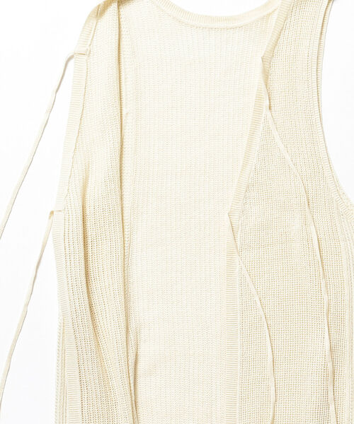 Ray BEAMS（レイビームス）の「Ray BEAMS / バック オープン ベスト（ニット/セーター・レディース・ダークブラウン/オフホワイト・ONE SIZE）」の9枚目の写真