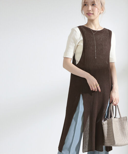 Ray BEAMS（レイビームス）の「Ray BEAMS / バック オープン ベスト（ニット/セーター・レディース・ダークブラウン/オフホワイト・ONE SIZE）」の11枚目の写真