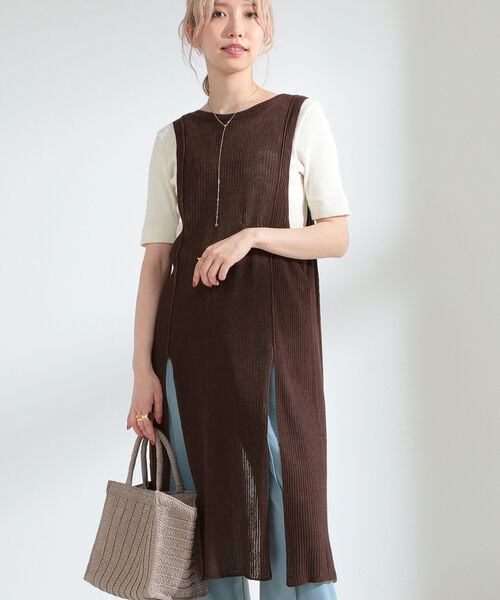 Ray BEAMS（レイビームス）の「Ray BEAMS / バック オープン ベスト（ニット/セーター・レディース・ダークブラウン/オフホワイト・ONE SIZE）」の12枚目の写真