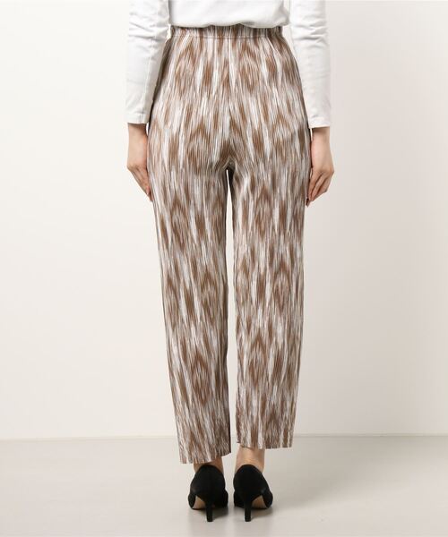 INTERPLANET（インタープラネット）の「プリーツ加工ぼかしプリントパンツ（その他パンツ・レディース・ブラック/ブラウン・FREE）」の4枚目の写真