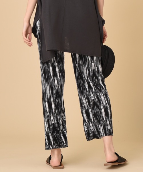 INTERPLANET（インタープラネット）の「プリーツ加工ぼかしプリントパンツ（その他パンツ・レディース・ブラック/ブラウン・FREE）」の9枚目の写真