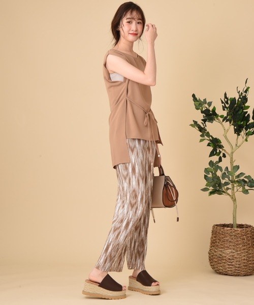 INTERPLANET（インタープラネット）の「プリーツ加工ぼかしプリントパンツ（その他パンツ・レディース・ブラック/ブラウン・FREE）」の11枚目の写真