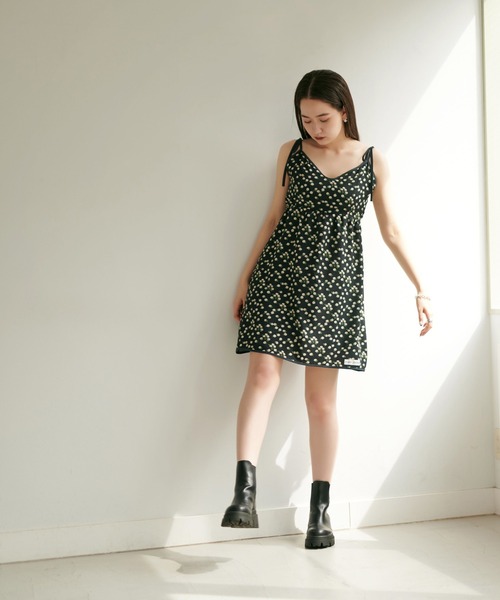 TINA：JOJUN（ティーナジョジュン）の「花柄キャミワンピース