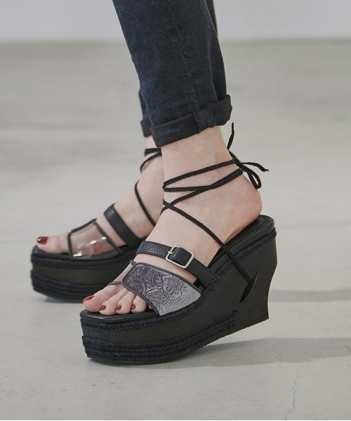 EVOL(イーボル)の「EVOL × Yukko コラボスクエアウエッジサンダル AQ30444(サンダル・レディース・アイボリー/ブラック/ベージュ・M/XS/L/LL/S)」の3枚目の写真