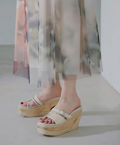 EVOL(イーボル)の「EVOL × Yukko コラボスクエアウエッジサンダル AQ30444(サンダル・レディース・アイボリー/ブラック/ベージュ・M/XS/L/LL/S)」の7枚目の写真