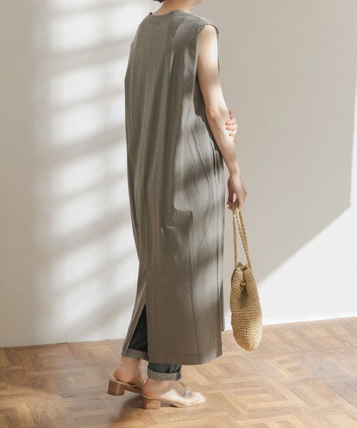 FORK&SPOON（フォークアンドスプーン）の「FORK&SPOON　ショルダータックワンピース（ワンピース・レディース・オフホワイト/カーキ/ブラック・ONE）」の3枚目の写真