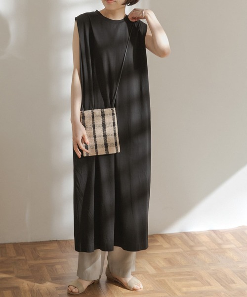 FORK&SPOON（フォークアンドスプーン）の「FORK&SPOON　ショルダータックワンピース（ワンピース・レディース・オフホワイト/カーキ/ブラック・ONE）」の2枚目の写真