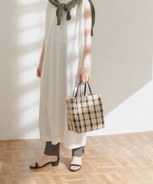 FORK&SPOON（フォークアンドスプーン）の「FORK&SPOON　ショルダータックワンピース（ワンピース・レディース・オフホワイト/カーキ/ブラック・ONE）」の5枚目の写真