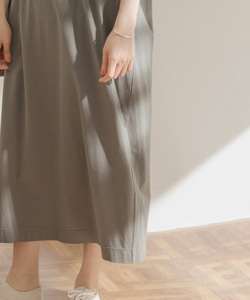 FORK&SPOON（フォークアンドスプーン）の「FORK&SPOON　ショルダータックワンピース（ワンピース・レディース・オフホワイト/カーキ/ブラック・ONE）」の20枚目の写真