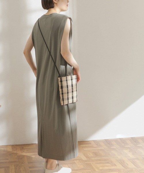 FORK&SPOON（フォークアンドスプーン）の「FORK&SPOON　ショルダータックワンピース（ワンピース・レディース・オフホワイト/カーキ/ブラック・ONE）」の22枚目の写真