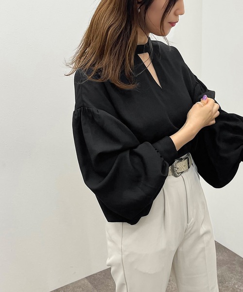 apres jour mignon(アプレジュールミニョン)の「2WAYオープンキーネックシャツ【ZOZOTOWN限定アイテム】【6PO】(シャツ/ブラウス・レディース・ブラック/オフホワイト/ダークブルー・フリー/X-LARGE)」の1枚目の写真