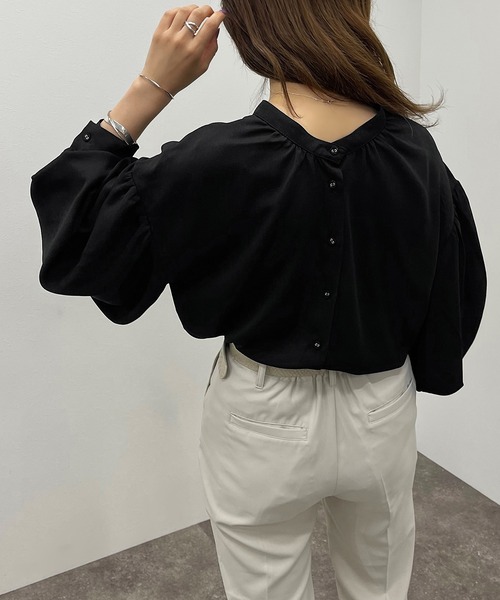 apres jour mignon(アプレジュールミニョン)の「2WAYオープンキーネックシャツ【ZOZOTOWN限定アイテム】【6PO】(シャツ/ブラウス・レディース・ブラック/オフホワイト/ダークブルー・フリー/X-LARGE)」の19枚目の写真