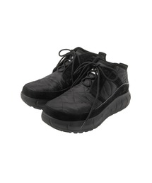 N.HOOLYWOOD TPES × UGG