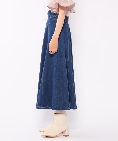 MISCH MASCH（ミッシュマッシュ）の「バックル付きデニムスカート（デニムスカート・レディース・ベージュ/ブルー・SMALL/MEDIUM）」の9枚目の写真