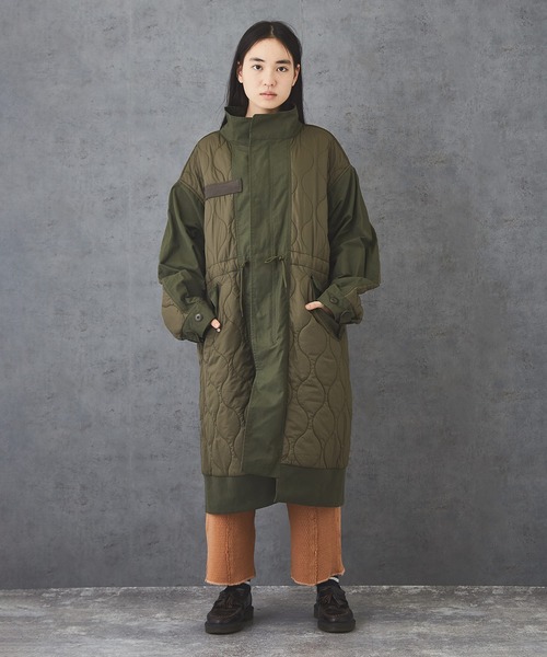 TOBILA（トビラ）の「ナイロン中綿キルトミリタリーコートユニセックス（ミリタリージャケット・レディース・カーキ/ブラック・M）」の8枚目の写真