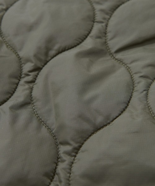 TOBILA（トビラ）の「ナイロン中綿キルトミリタリーコートユニセックス（ミリタリージャケット・レディース・カーキ/ブラック・M）」の21枚目の写真