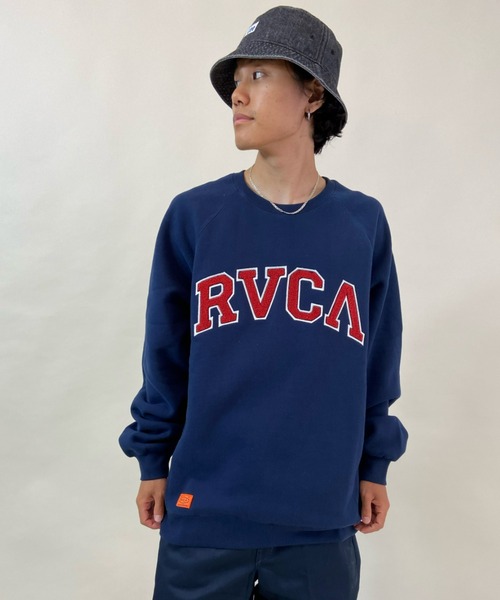 RVCA(ルーカ)の「【WEB限定アイテム】ムラサキスポーツ別注 RVCA/ルーカ カレッジ風 アーチロゴ スウェット BB042-042(スウェット・メンズ・ブラック/ネイビー/カーキ・S/M/L)」の3枚目の写真