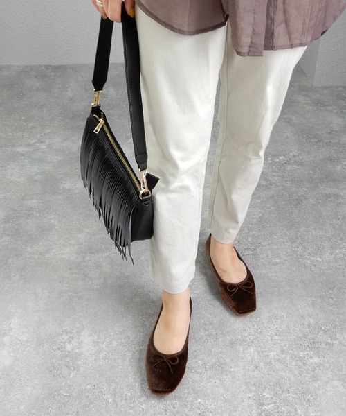 minia（ミニア）の「トゥステッチフラットパンプス　◆（パンプス・レディース・ブラック/ブラック系1/アイボリー/ホワイト系1/ブラウン系1/ピンク系1/レオパード/グリーン/シルバー/ホワイト/パープル/ゴールド/シルバー系1・S/LL/L/M）」の7枚目の写真