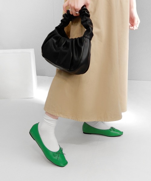 minia（ミニア）の「トゥステッチフラットパンプス　◆（パンプス・レディース・ブラック/ブラック系1/アイボリー/ホワイト系1/ブラウン系1/ピンク系1/レオパード/グリーン/シルバー/ホワイト/パープル/ゴールド/シルバー系1・S/LL/L/M）」の8枚目の写真