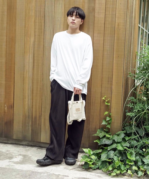 LB/S （エルビーエス）の「【LEE/リー】キャンパスロゴ2WAY縦型シンプルショルダーバッグ（ショルダーバッグ・レディース・ブラック/ベージュ/パープル・FREE）」の12枚目の写真